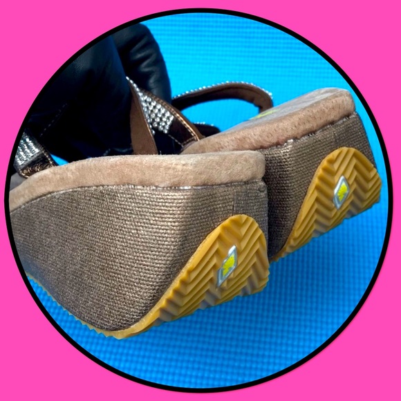 🔥EUC🔥Volatile Bronze & Rhinestone Strap Sandals - Picture 9 of 10